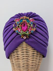 Turbante Marlene morado.  : PVP 45 euros